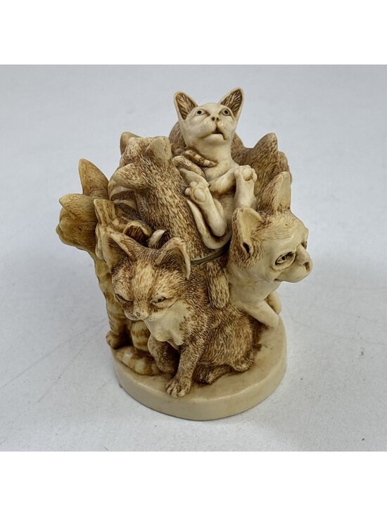 Harmony Kingdom Other - Vtg Harmony Kingdom Treasure Jests Trinket Box Many Cats Major's Mousers 3”